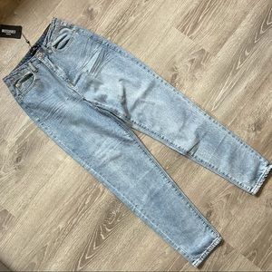 *Missguided Riot Highwaisted Clean Mom Jeans Light Blue